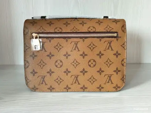 POCHETTE Vuitton METIS Louis 0322
